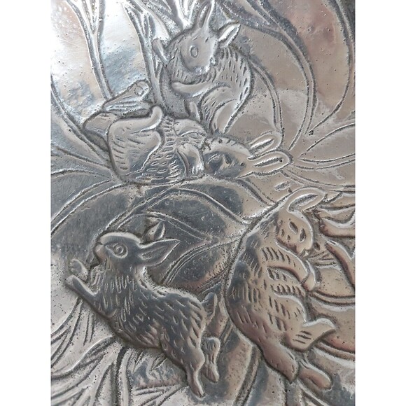 Vintage Cast Aluminum Bunny Bowl Cabbage Leaves 8" Rabbit Easter - Picture 4 of 9